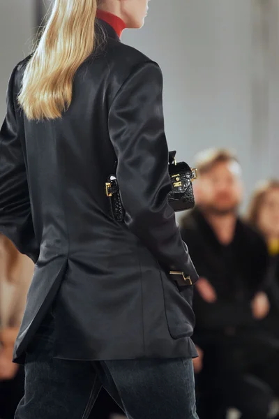 Look 101